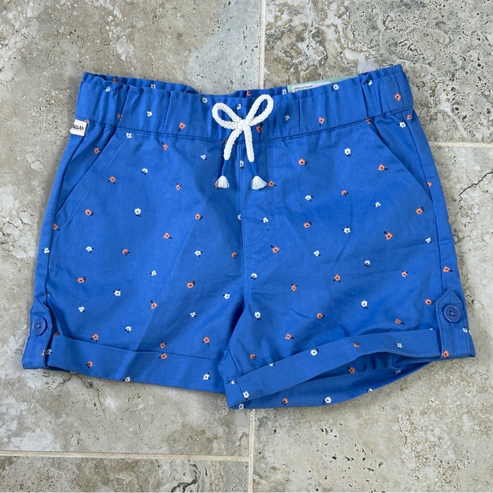 Magellan Outdoors Girls' Roll-Up Printed Shorts - M
